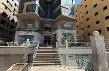 محل تجاري - استوديو - 1 حمام للايجار في شارع مجمع البنوك - شارع التسعين الجنوبي - التجمع الخامس - مدينة القاهرة الجديدة - القاهرة