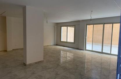 Apartment - 3 Bedrooms - 3 Bathrooms for sale in Doctor Ali Mosharafa St. - Al Narges 6 - Al Narges - New Cairo City - Cairo