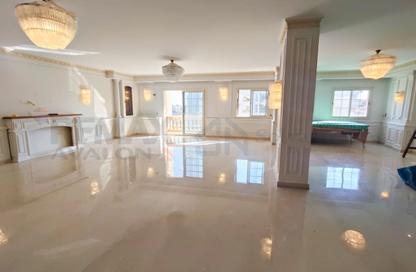 Apartment - 4 Bedrooms - 4 Bathrooms for sale in Kafr Abdo St. - Kafr Abdo - Roushdy - Hay Sharq - Alexandria