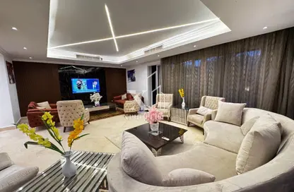 Townhouse - 4 Bedrooms - 2 Bathrooms for rent in Beverly Hills Road - 17th District - Sheikh Zayed City - Giza