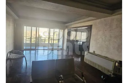 شقة - 4 غرف نوم - 3 حمامات للبيع في شارع المقريزي - الزمالك - القاهرة