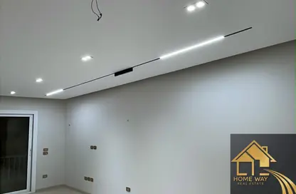 Apartment - 3 Bedrooms - 3 Bathrooms for rent in Garden Residence - Hyde Park - New Cairo City - Cairo