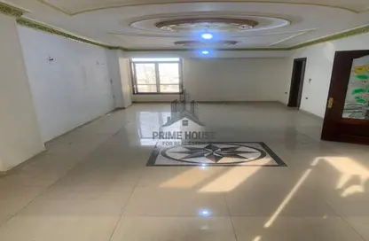 شقة - 3 غرف نوم - 2 حمامات للبيع في شارع كفر عبده - كفر عبده - رشدي - حي شرق - الاسكندرية