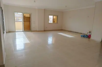 شقة - 3 غرف نوم - 3 حمامات للايجار في المنطقة د - حى جنوب الاكايمية - مدينة القاهرة الجديدة - القاهرة