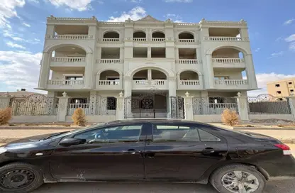 Apartment - 4 Bedrooms - 3 Bathrooms for sale in 1st Neighborhood - 4th District West - Shorouk City - Cairo