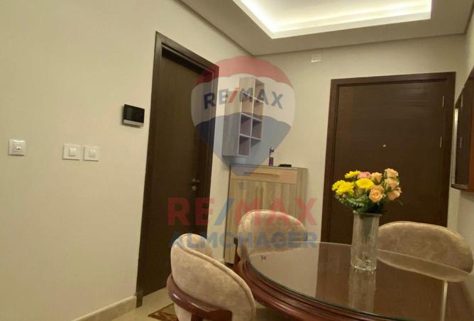 8525000 - Property Image 3