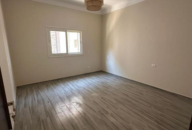 102074532 - Property Image 2