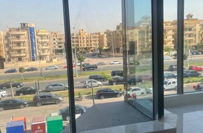 Office Space - 3 Bedrooms for sale in The Gate Plaza Mall - 10th District - Sheikh Zayed City - Giza