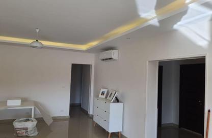 شقة - 3 غرف نوم - 3 حمامات للايجار في ذا كورت ياردز - كمبوندات الشيخ زايد - الشيخ زايد - الجيزة