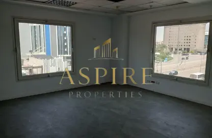 مساحات مكتبية - 4 غرف نوم - 2 حمامات للبيع في شارع مجمع البنوك - شارع التسعين الجنوبي - التجمع الخامس - مدينة القاهرة الجديدة - القاهرة