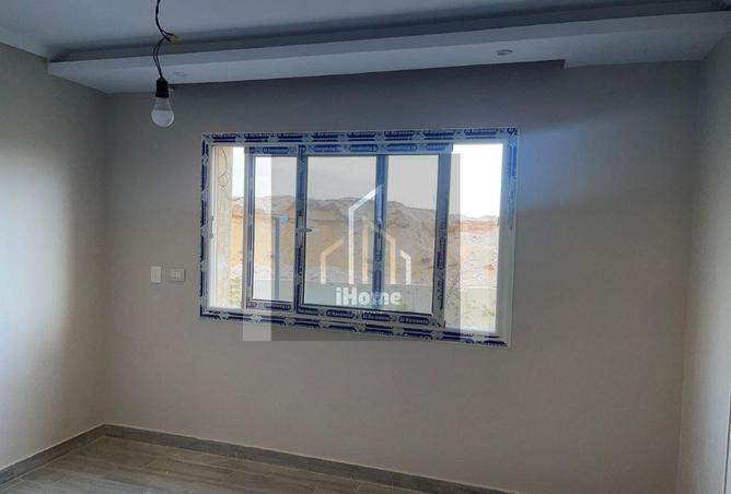 99121019 - Property Image 2