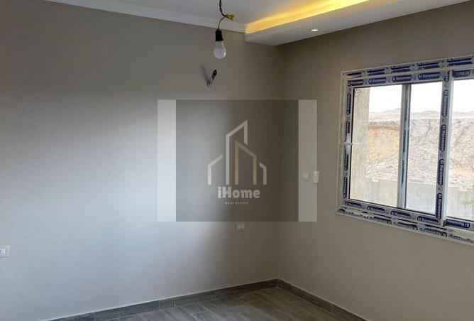 99121019 - Property Image 3