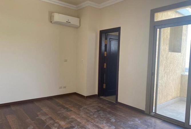 87209037 - Property Image 3