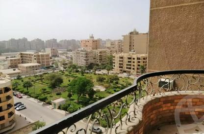 Apartment - 3 Bedrooms - 2 Bathrooms for sale in Hassan Abd Al Aziz St. - 9th Zone - Nasr City - Cairo