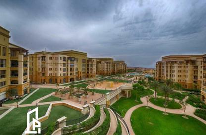 Apartment - 2 Bedrooms - 2 Bathrooms for sale in Uptown Cairo - Mokattam - Cairo