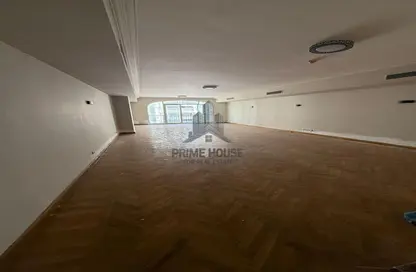 Apartment - 3 Bedrooms - 2 Bathrooms for sale in Mohamed Fawzy Moaz St. - Smouha - Hay Sharq - Alexandria