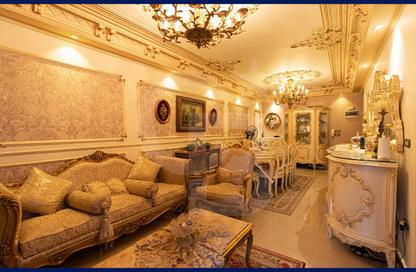 شقة - 2 غرف نوم - 1 حمام للبيع في شارع مدرسة الريادة - سموحة - حي شرق - الاسكندرية