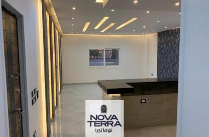 Apartment - 3 Bedrooms - 1 Bathroom for rent in Al Hekma St. - Sheikh Zayed City - Giza