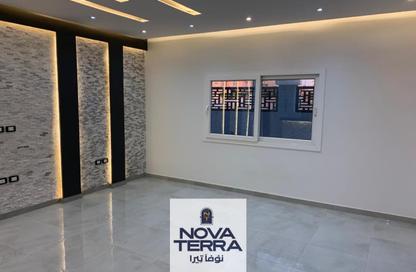 Apartment - 3 Bedrooms - 1 Bathroom for rent in Al Hekma St. - Sheikh Zayed City - Giza