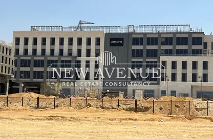 Office Space - 3 Bedrooms - 1 Bathroom for sale in Swan Lake Residence - 5th Settlement Compounds - The 5th Settlement - New Cairo City - Cairo Office Space - 3 Bedrooms - 1 Bathroom for sale in Swan Lake Residence - 5th Settlement Compounds - The 5th Settlement - New Cairo City - Cairo