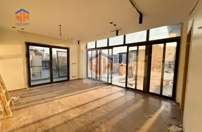 Duplex - 5 Bedrooms - 5 Bathrooms for sale in Madinaty - Cairo