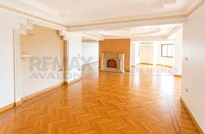 Apartment - 3 Bedrooms - 3 Bathrooms for rent in Zezenia - Hay Sharq - Alexandria Apartment - 3 Bedrooms - 3 Bathrooms for rent in Zezenia - Hay Sharq - Alexandria