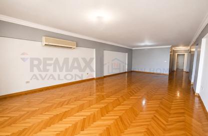 Apartment - 3 Bedrooms - 2 Bathrooms for sale in Laurent - Hay Sharq - Alexandria