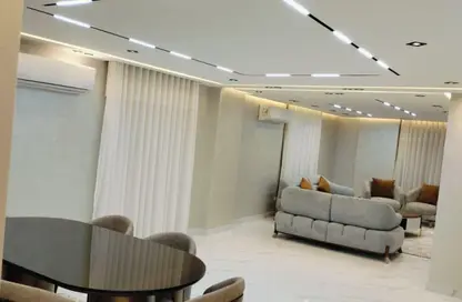 شقة - 3 غرف نوم - 3 حمامات للايجار في شارع الفريق محمد ابراهيم - المنطقة السادسة - مدينة نصر - القاهرة