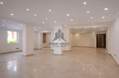 طابق كامل - استوديو - 2 حمامات للايجار في شارع تاج الرؤساء - سابا باشا - حي شرق - الاسكندرية