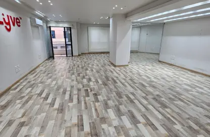 Office Space - 6 Bedrooms - 2 Bathrooms for rent in Rayhanah Plaza - Zahraa El Maadi - Hay El Maadi - Cairo Office Space - 6 Bedrooms - 2 Bathrooms for rent in Rayhanah Plaza - Zahraa El Maadi - Hay El Maadi - Cairo