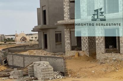 Villa - 5 Bedrooms - 4 Bathrooms for sale in Boulevard Road - Green Belt - 6 October City - Giza