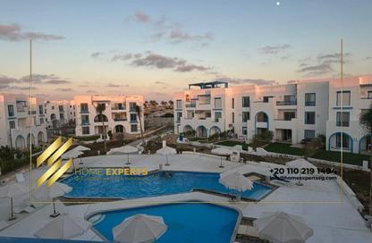 Chalet - 2 Bedrooms - 2 Bathrooms for rent in Mountain View - Ras Al Hekma - North Coast
