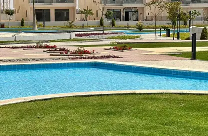 Townhouse - 3 Bedrooms - 3 Bathrooms for sale in Lake West 3 - Sheikh Zayed Compounds - Sheikh Zayed City - Giza
