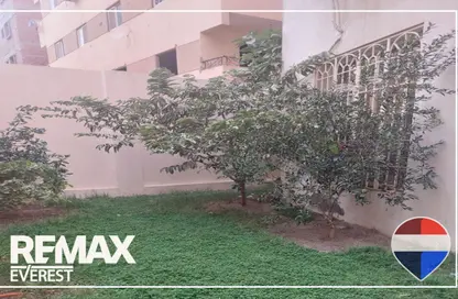 دوبلكس - 4 غرف نوم - 2 حمامات للبيع في الحي الرابع - مدينة 6 أكتوبر - الجيزة دوبلكس - 4 غرف نوم - 2 حمامات للبيع في الحي الرابع - مدينة 6 أكتوبر - الجيزة