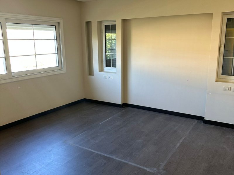4BR Twin House | Hyde Park | Unfurnished thumbnail