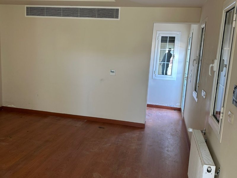 4BR Twin House | Hyde Park | Unfurnished thumbnail