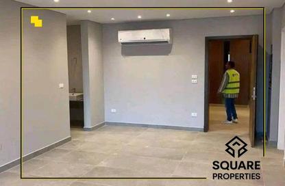 Apartment - 3 - 3 for sale in Village West - Sheikh Zayed Compounds - Sheikh Zayed City - Giza Apartment - 3 - 3 for sale in Village West - Sheikh Zayed Compounds - Sheikh Zayed City - Giza