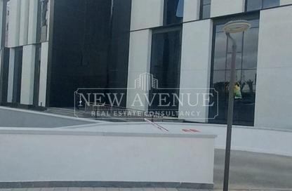 Office Space - Studio - 2 Bathrooms for sale in The Residences - New Cairo City - Cairo