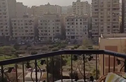 شقة - 3 غرف نوم - 2 حمامات للبيع في شارع الدكتور اسماعيل وهبي - المنطقة العاشرة - مدينة نصر - القاهرة