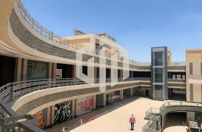 محل تجاري - استوديو - 1 حمام للايجار في شارع مجمع البنوك - شارع التسعين الجنوبي - التجمع الخامس - مدينة القاهرة الجديدة - القاهرة