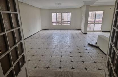 Apartment - 2 Bedrooms - 2 Bathrooms for rent in Hesham Labib St. - 8th Zone - Nasr City - Cairo