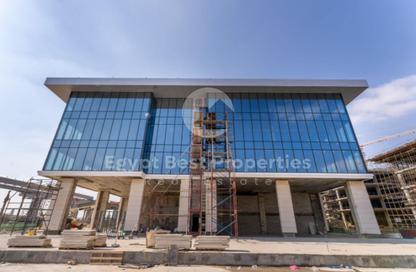 Retail - Studio - 2 Bathrooms for sale in Golden Gate - South Teseen St. - The 5th Settlement - New Cairo City - Cairo
