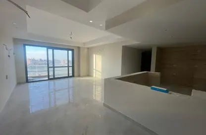 Apartment - 3 Bedrooms - 2 Bathrooms for sale in El Patio Oro - 5th Settlement Compounds - The 5th Settlement - New Cairo City - Cairo