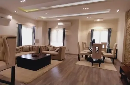 شقة - 3 غرف نوم - 2 حمامات للبيع في شارع مدحت عبد الحميد - المهندسين - الجيزة