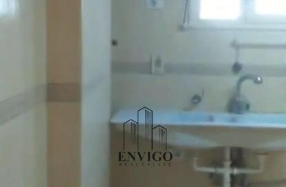 Apartment - 3 Bedrooms - 1 Bathroom for sale in Mohamed Hassan St. - 9th Zone - Nasr City - Cairo