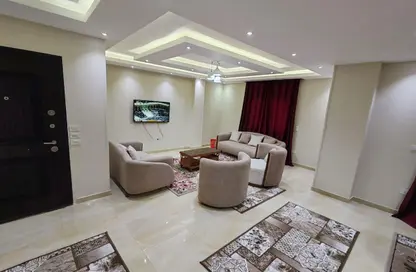 شقة - 3 غرف نوم - 2 حمامات للبيع في الحي الثامن - الشيخ زايد - الجيزة