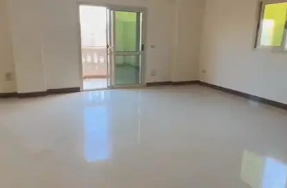 شقة - 3 غرف نوم - 2 حمامات للايجار في شارع جعفر بن ابي طالب - الياسمين 4 - الياسمين - مدينة القاهرة الجديدة - القاهرة