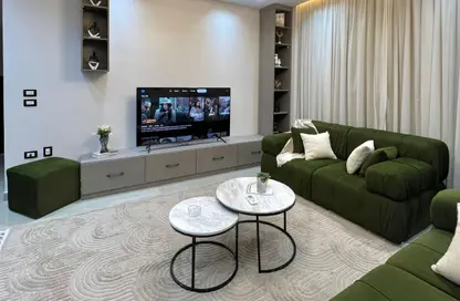 شقة - 2 غرف نوم - 2 حمامات للايجار في فيلدج جيت - المستثمرين الجنوبية - مدينة القاهرة الجديدة - القاهرة