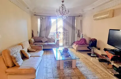 شقة - 3 غرف نوم - 2 حمامات للبيع في شارع محمد فوزي معاذ - سموحة - حي شرق - الاسكندرية