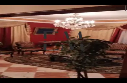 شقة - 3 غرف نوم - 2 حمامات للبيع في شارع عز الدين طه - المنطقة الأولى - مدينة نصر - القاهرة